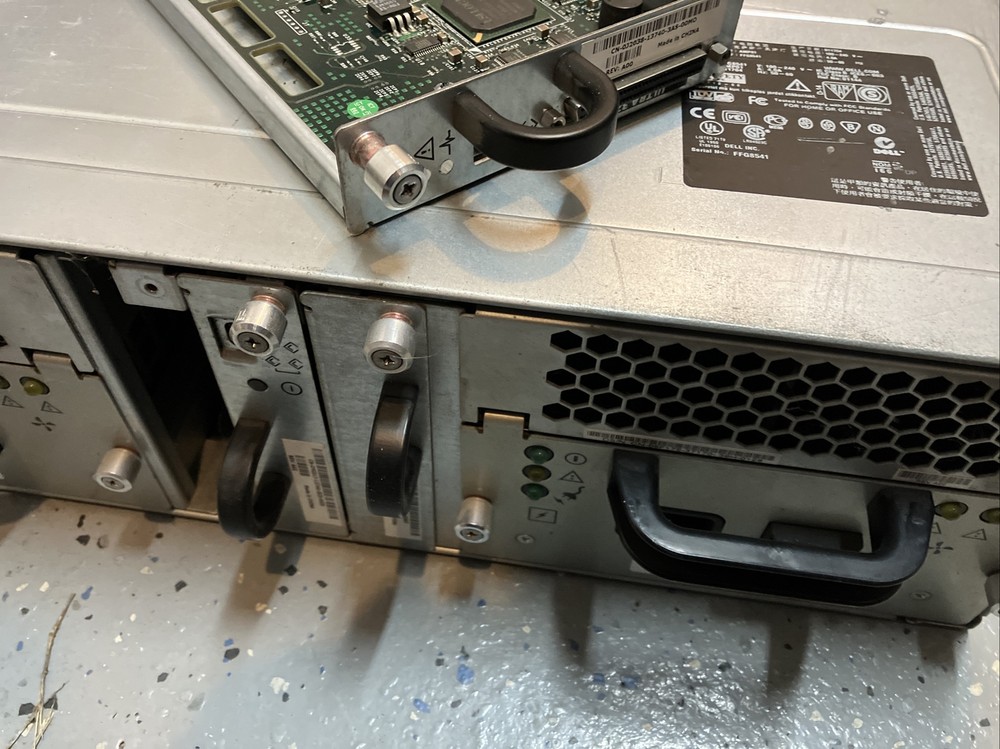 Dell PowerVault 220S AMP01 14-Bay Disk Array External Storage Enclosure -no HDDs