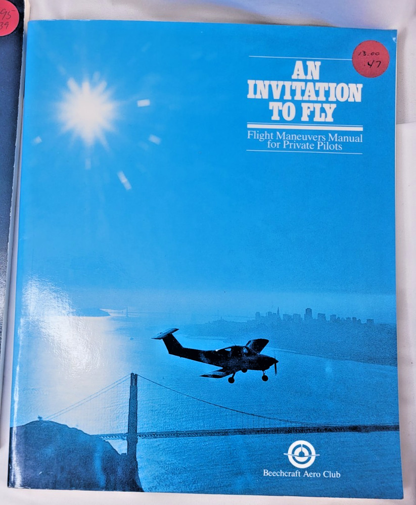 1981 Cessna/Beechcraft Integrated Flight Training System Pilot books W/Red Pouch
