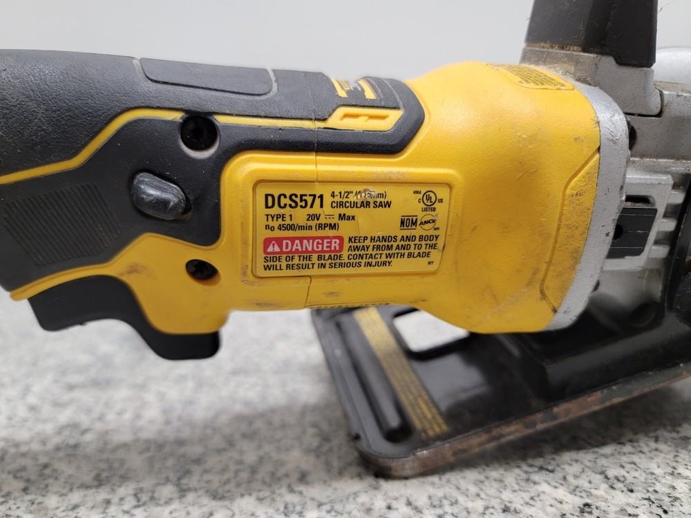 DEWALT DCS571 Atomic 20V MAX 4-1/2 inch Compact Circular Saw Kit
