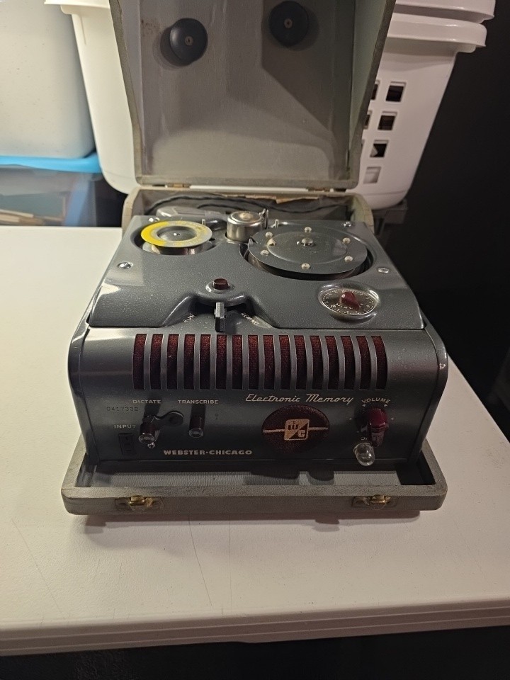 Webster Chicago 228-1 Electric Wire Memory Recorder w/ 1 Mic Powers On & Runs