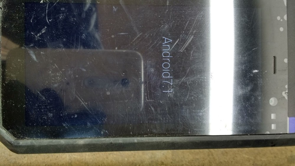 Chameleon 5R Rugged Biometric Handheld Device – Powers On