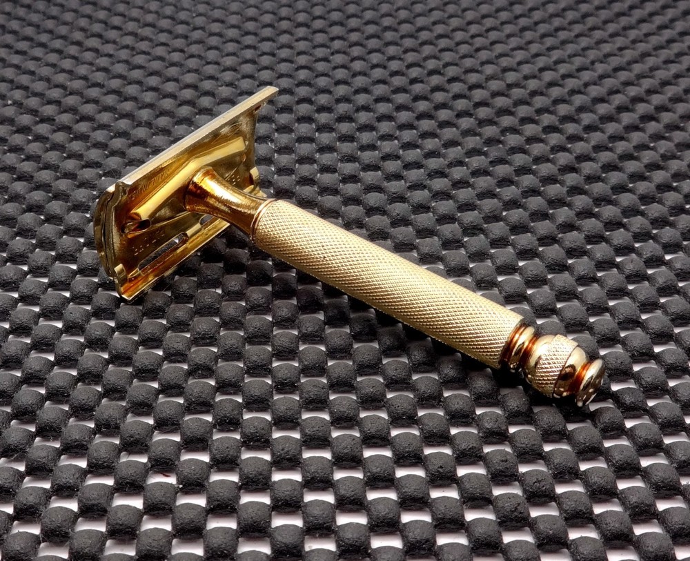 Vintage 1940's Gillette Gold Tech DE Safety Razor Pre Date Code  Clean