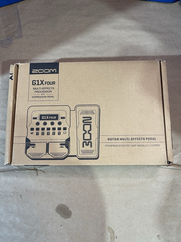 ¥Zoom G1X FOUR Multi-effects Processor with Expression Pedal New Open Box