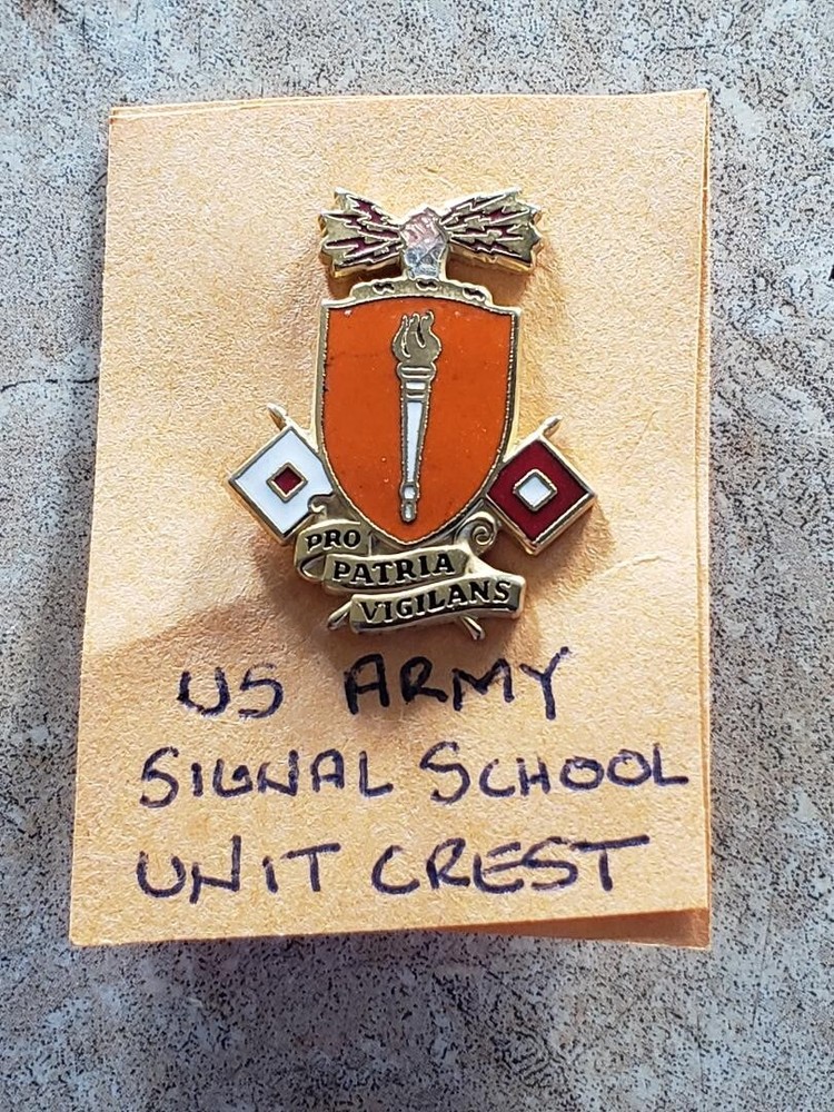 Signal School Unit Crest DUI, Pin Back