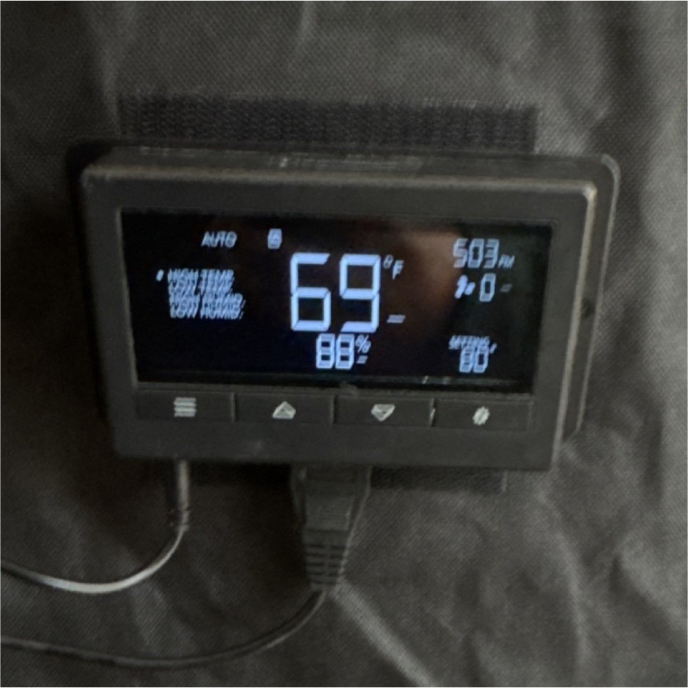 AC Infinity 6 inch inline fan with controller 67 included.