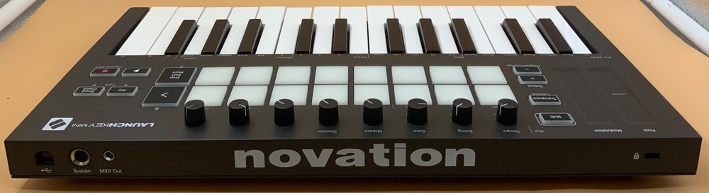 Novation Launchkey Mini MK3 25 Mini-Key MIDI Keyboard Controller Audio Tool