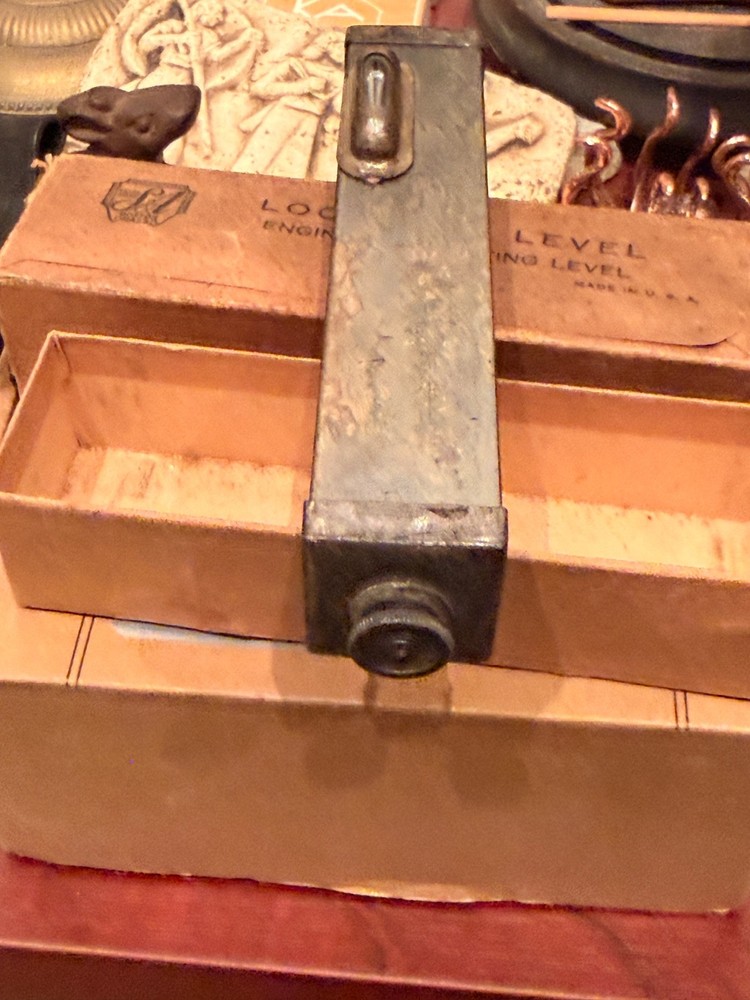 S&A Locator's level/engineers sighting level