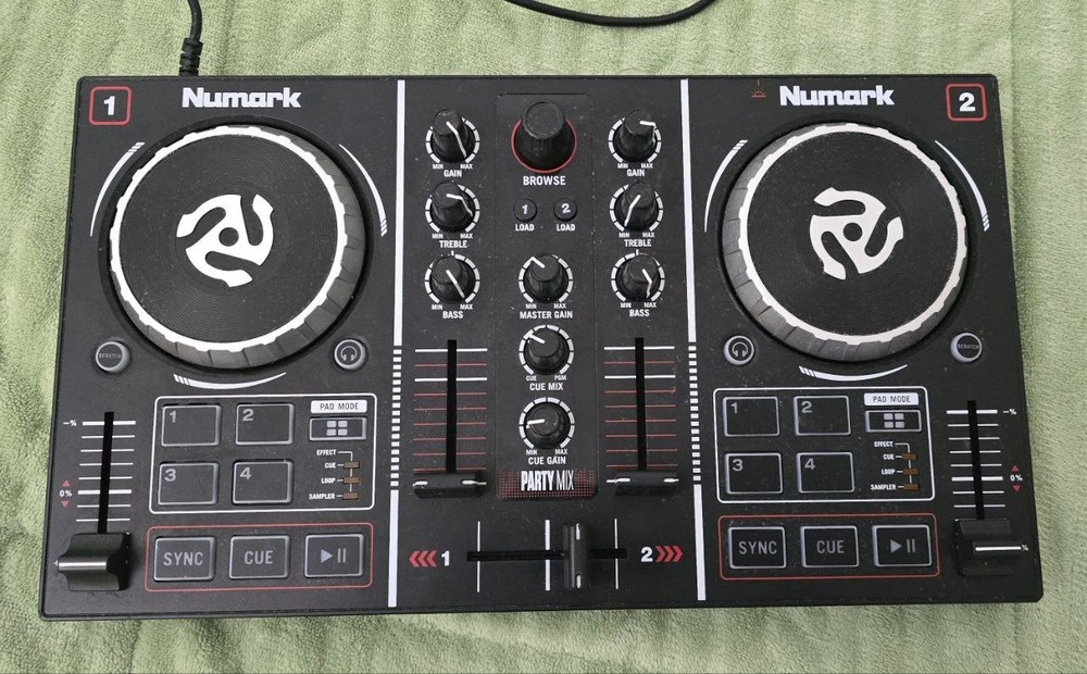 NUMARK PARTY MIX Midi Dj Controller USB LED Lights SERATO