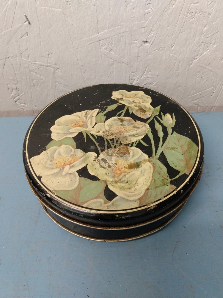 Tin Container Vintage Black White Flowers (LL)