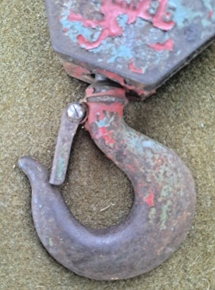 1/2 Ton Snatch Block 4" Pulley Hook.