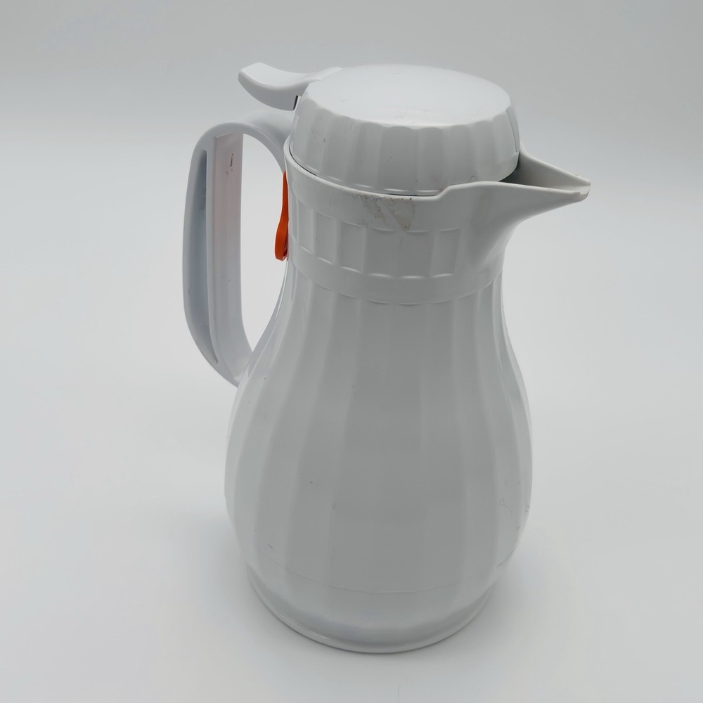 Select Serv White Coffee Carafe Server Pitcher 44 oz Insulated Push Button Lid