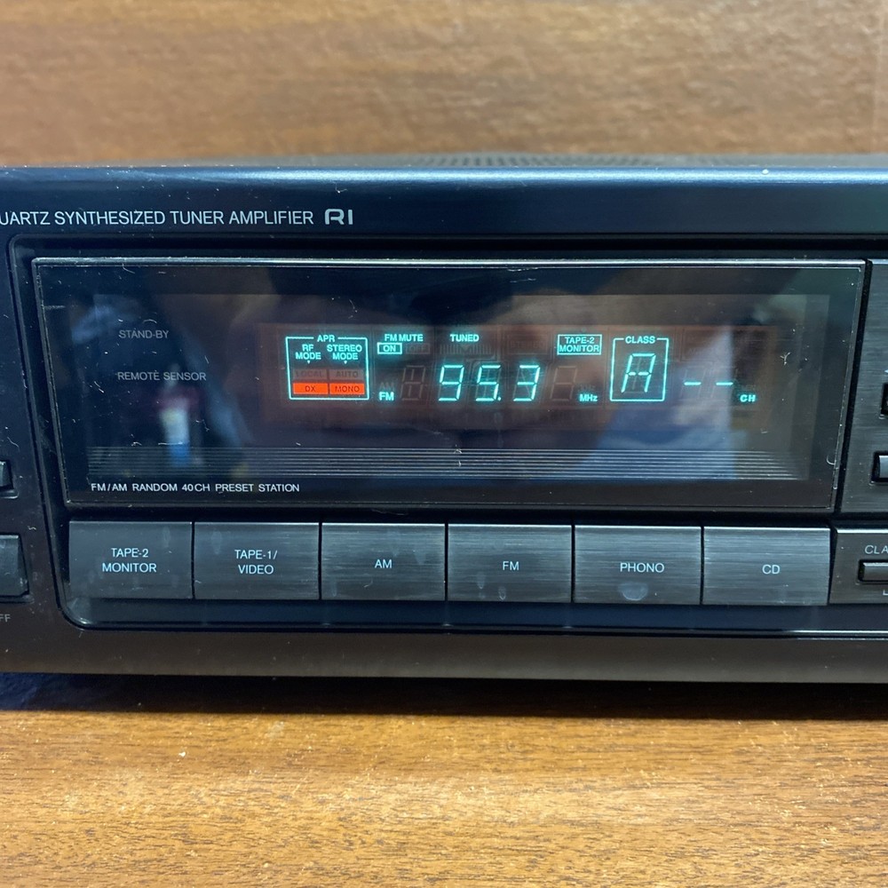 Onkyo TX-903 Quartz Synthesized Tuner Amplifier. Powers On- Only Testing Done