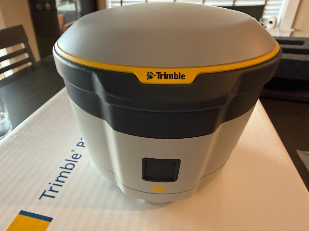 Trimble R2 Receiver, Centimeter (CM) Mode Configuration, Battery & Charger