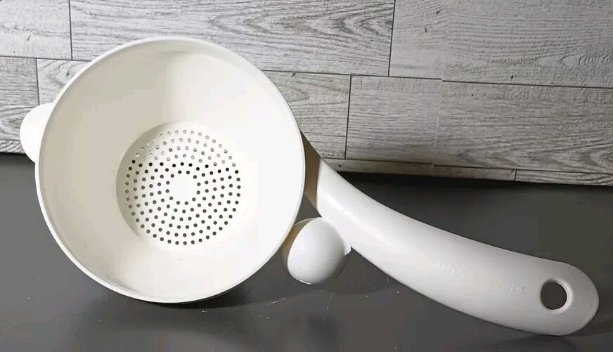 Tupperware Colander Small Strainer with Bowl Rest Handle White 4476