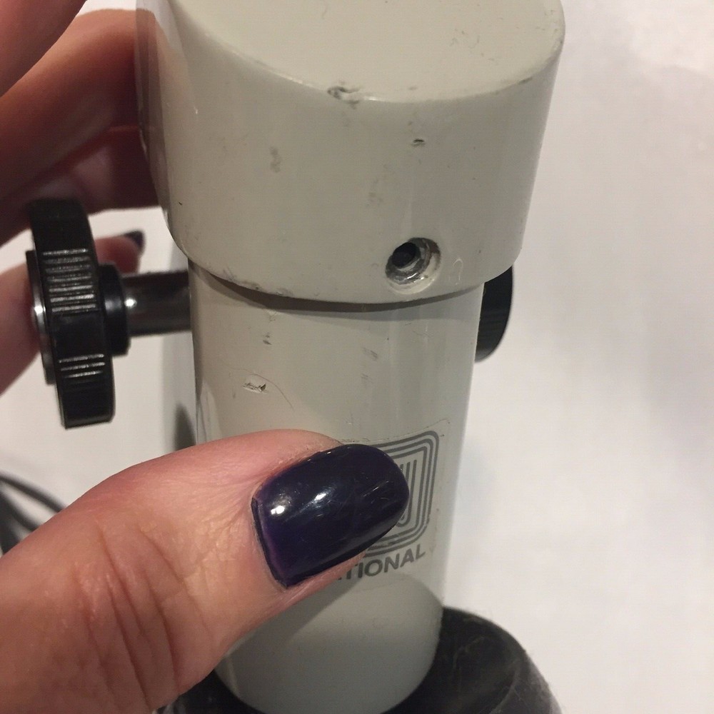 National Microscope Student Model 107 Illuminated Features 40 X 10x 4x Works!