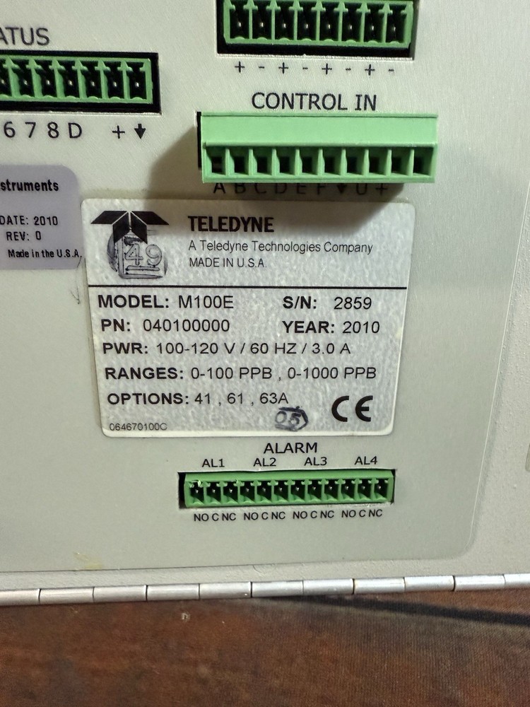 Teledyne Instruments SO2 Analyzer Model 6400E Powers On Untested