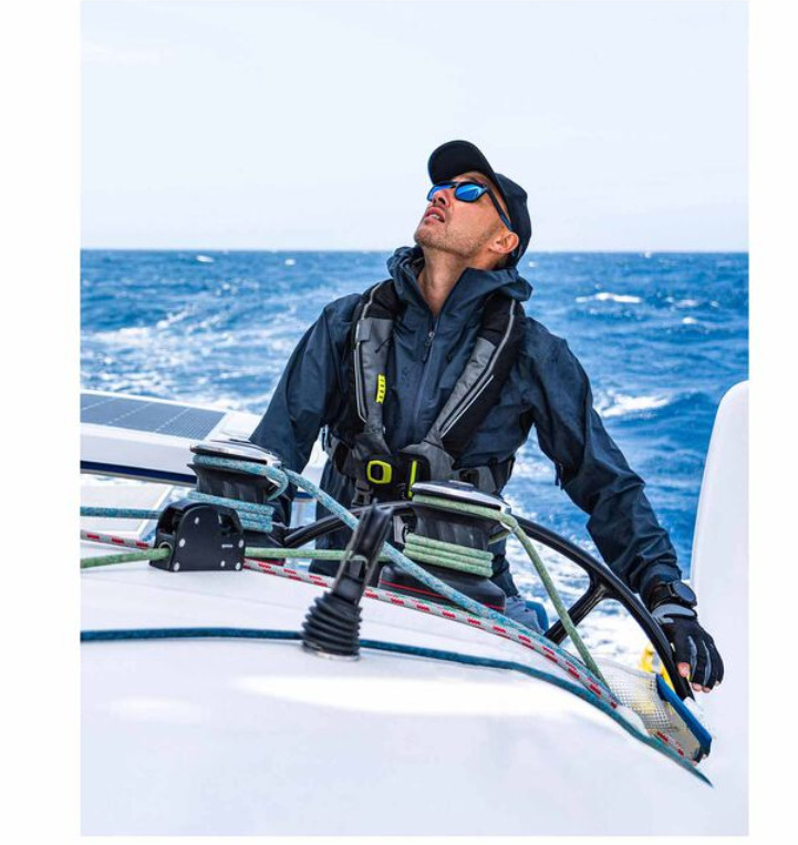 DeckVest™ 6D Offshore Lifejacket with Harness
