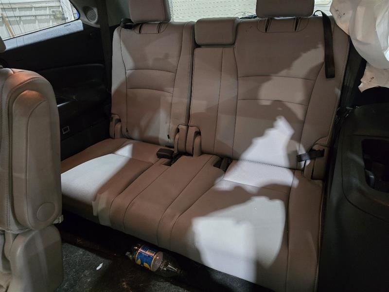 PILOT 2016 Dash Bezel 608572