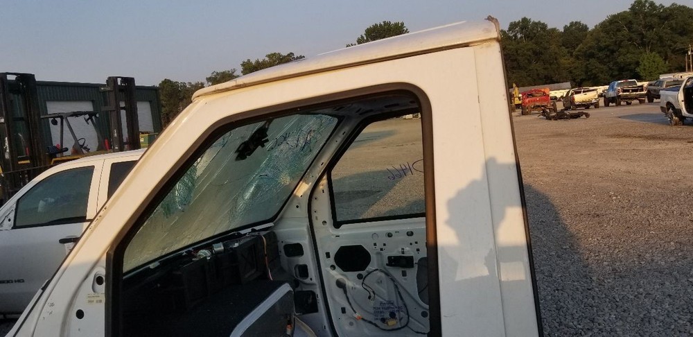 24 FORD E350 SUPER DUTY DOOR FRONT LEFT DRIVER WHITE