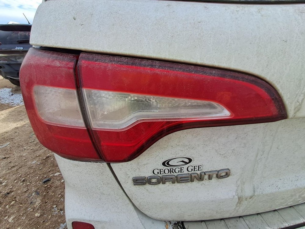 Driver Tail Light Quarter Panel Mounted LED Fits 14-15 SORENTO 1558483