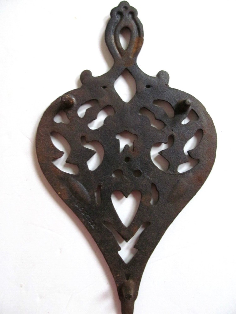 Wilton Cast iron painted heart trivet