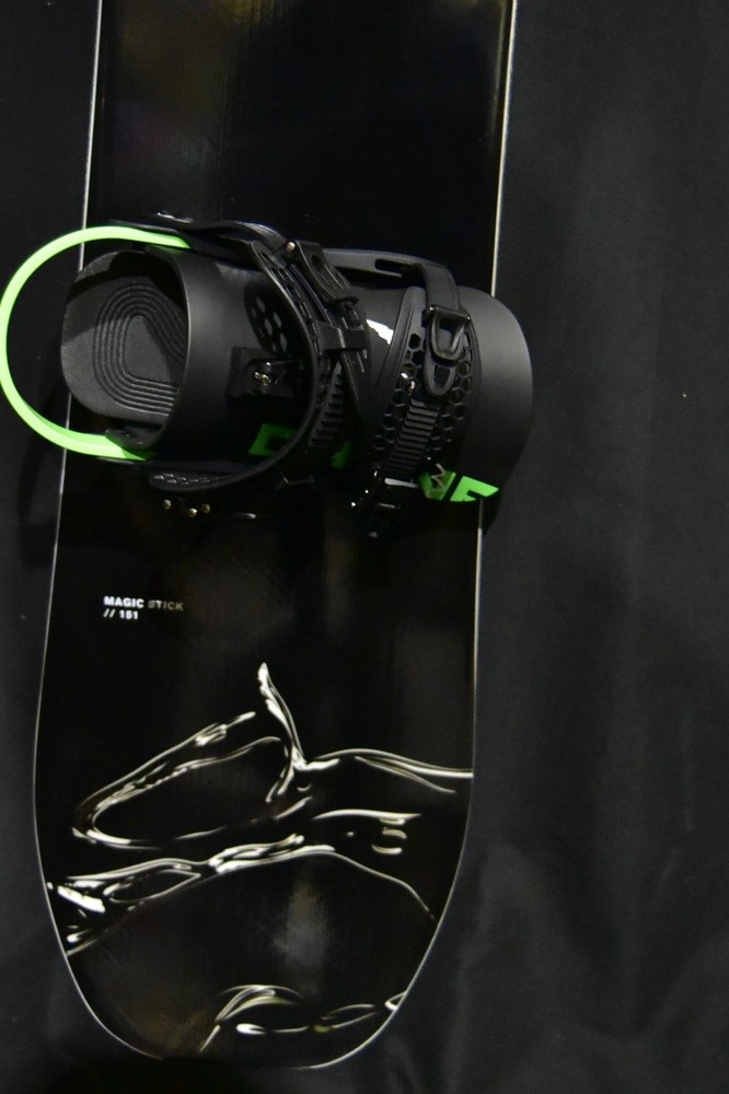 NEW RIDE MAGIC STICK SNOWBOARD SIZE 151 CM WITH CHAMONIX M/L BINDINGS