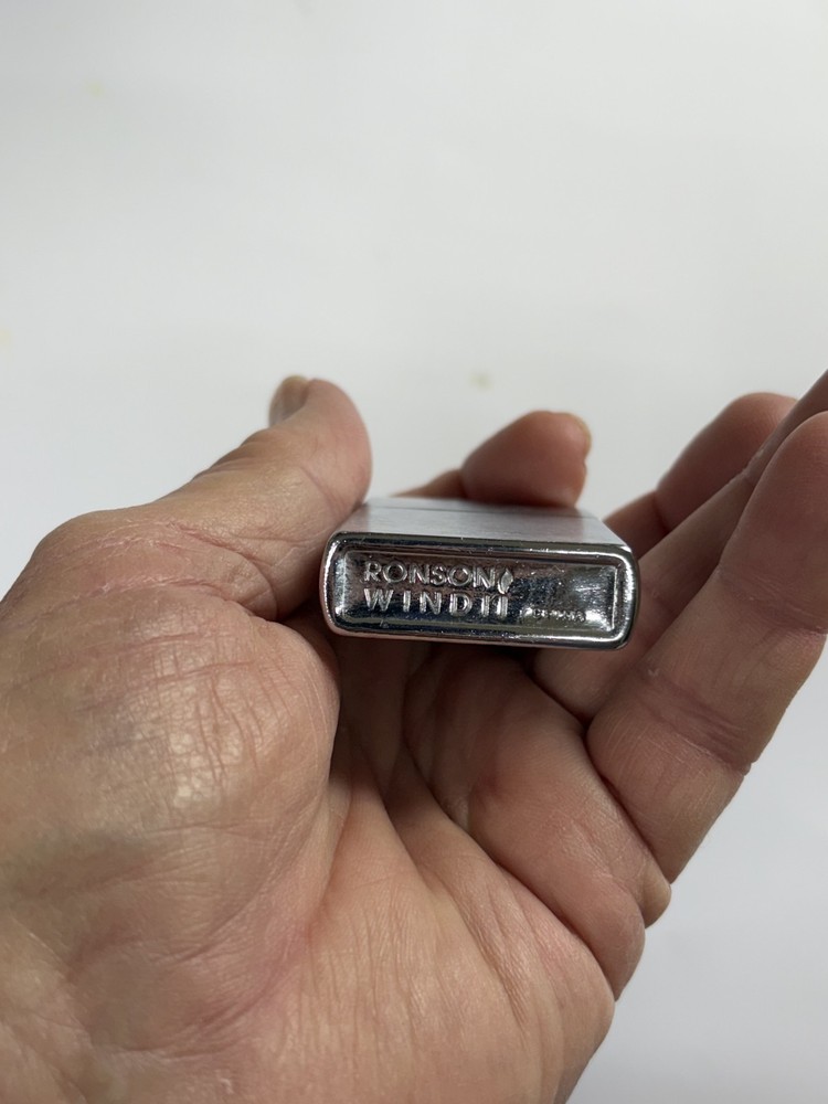 Ronson Wind 11 Lighter Nice Condition