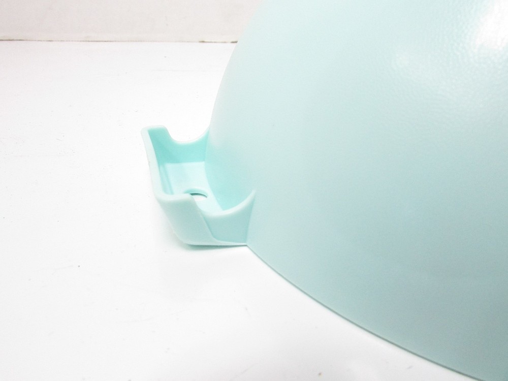 Tupperware Vintage Colander Strainer Handle 1523-4 Mint Green Plastic 8.25"