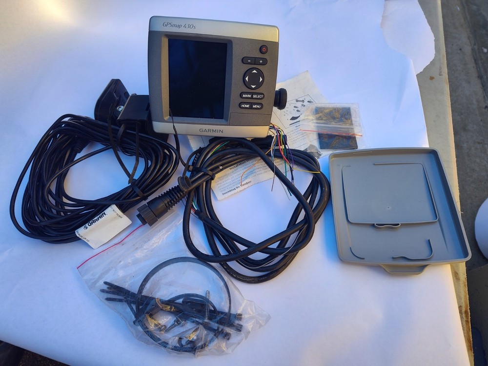 Garmin GPSMAP 430s marine GPS chartplotter and fishfinder