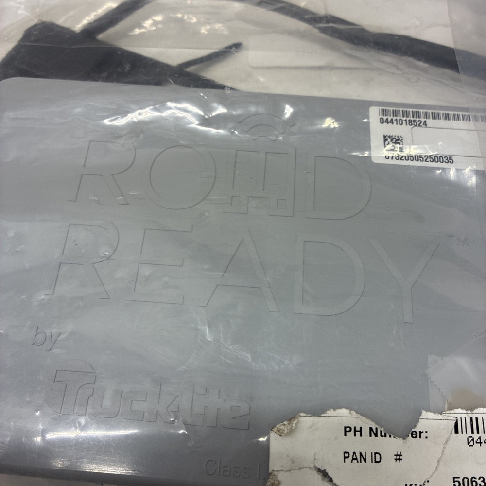 NEW! TRUCK-LITE ROAD READY 0441018524