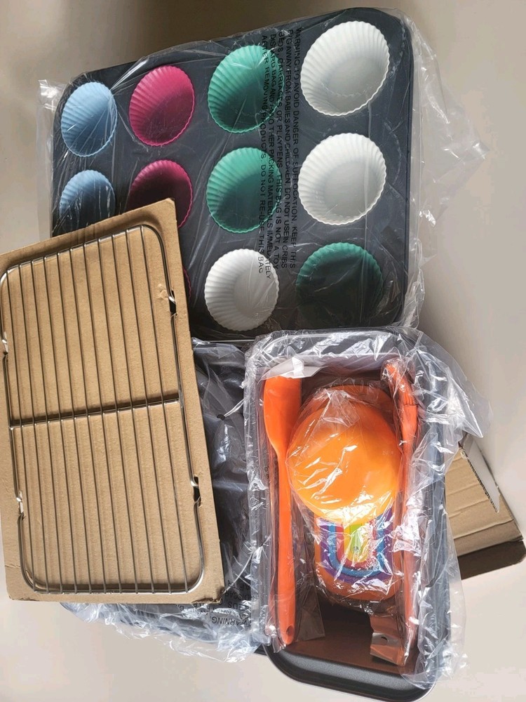 KIKCOIN 22 PCS NONSTICK BAKING PANS SET, STACKABLE BAKEWARE SETS WITH SILICONE H