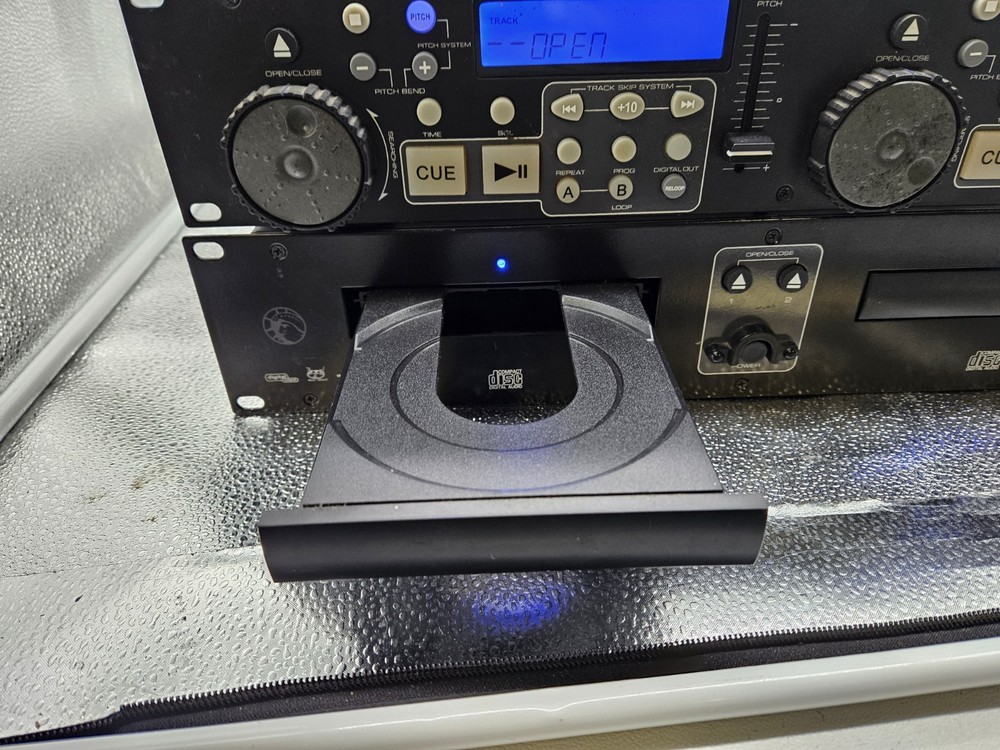GEMINI CD 70 SYSTEM DJ Setup - Control Unit & Dual CD Player -