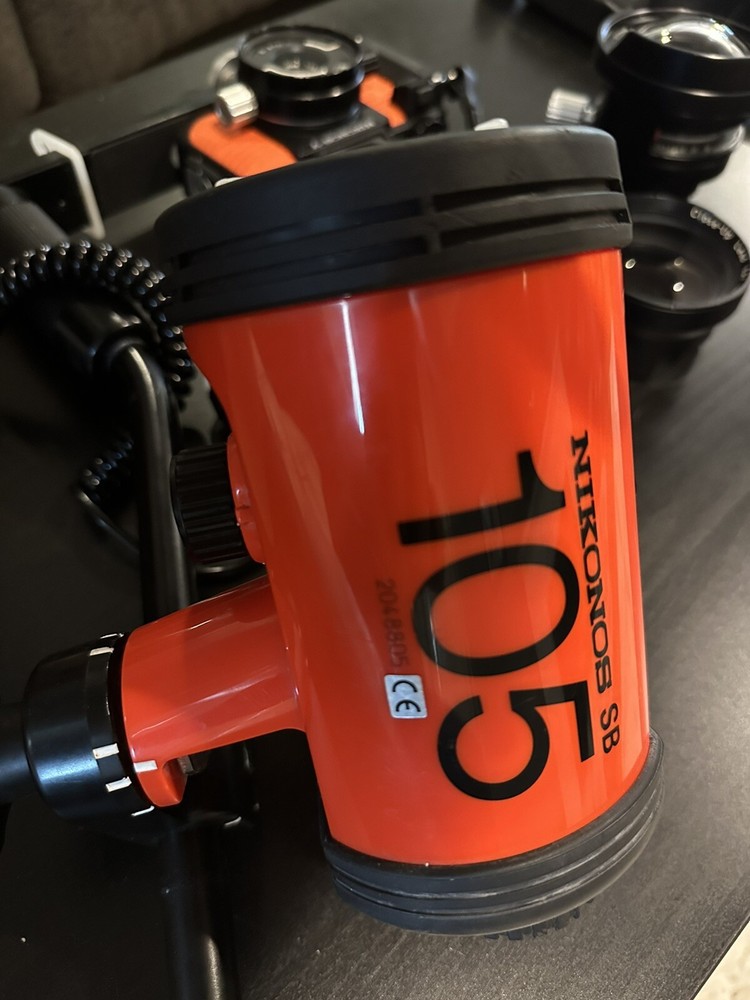 Nikon Nikonos V 35mm Complete Package