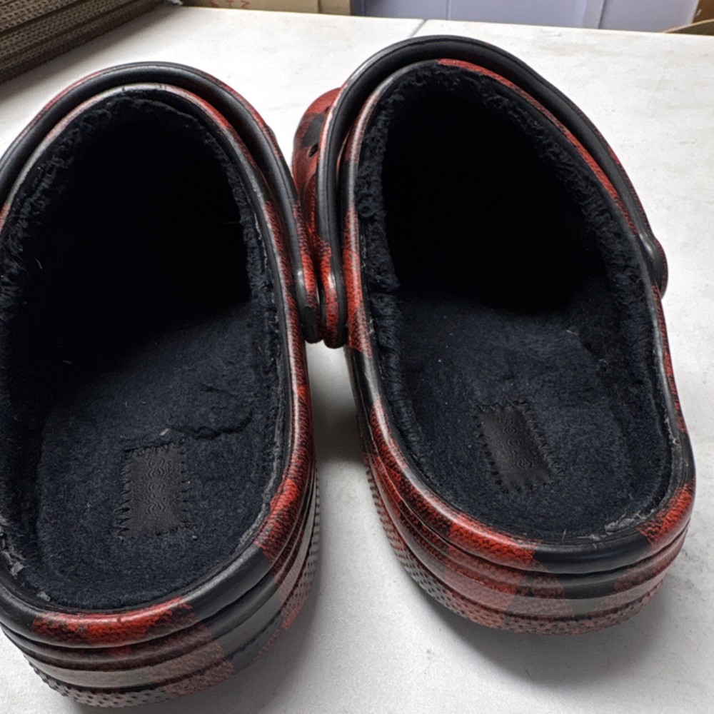 Crocs Plaid Lined Lightweight Comfort Clogs Red Black