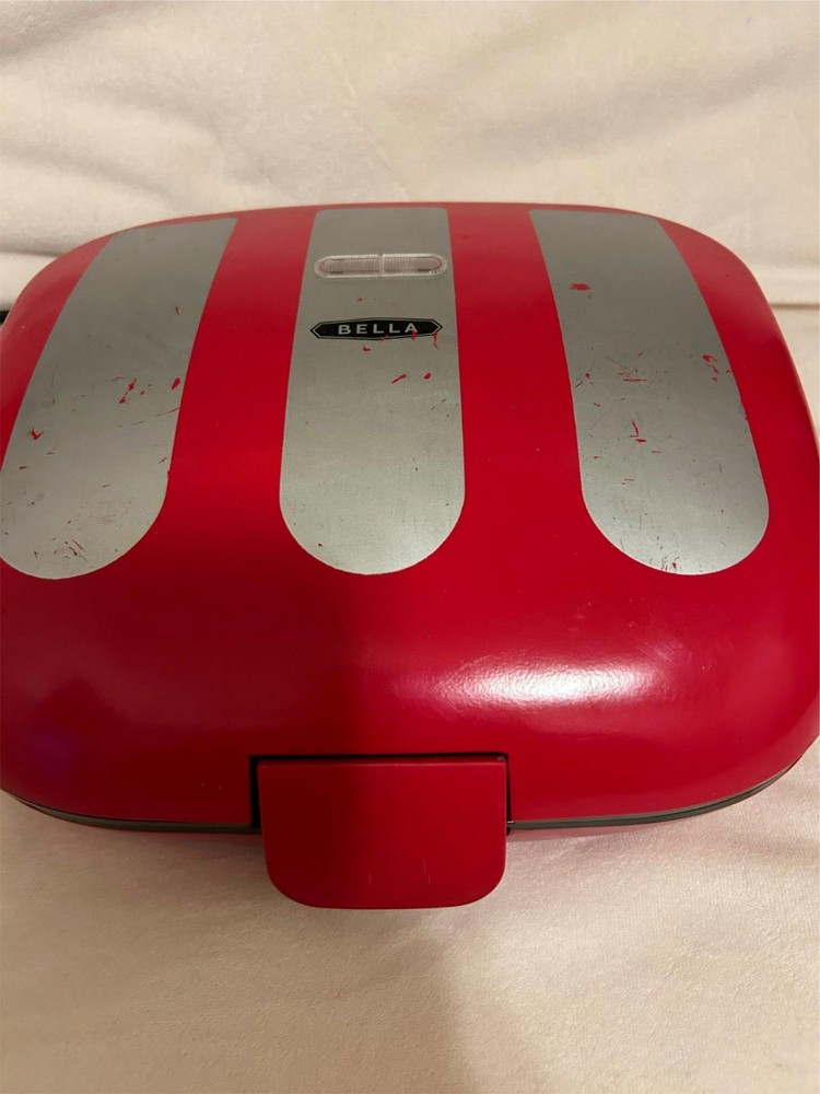 PRETZEL MAKER   BELLA  VGC