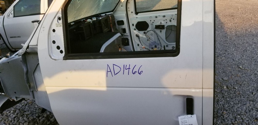 24 FORD E350 SUPER DUTY DOOR FRONT LEFT DRIVER WHITE