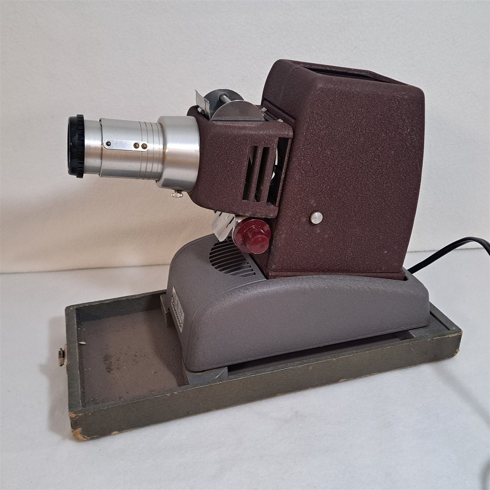 Delineascope Model MC Slide Projector