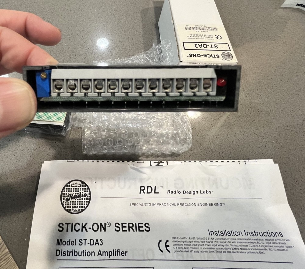 Radio Design Labs Stick-On ST-DA3 Audio Distribution Amplifier