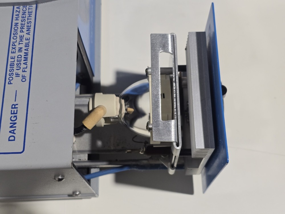 Zeiss Super-Lux 40 OPMI Microscope Illuminator