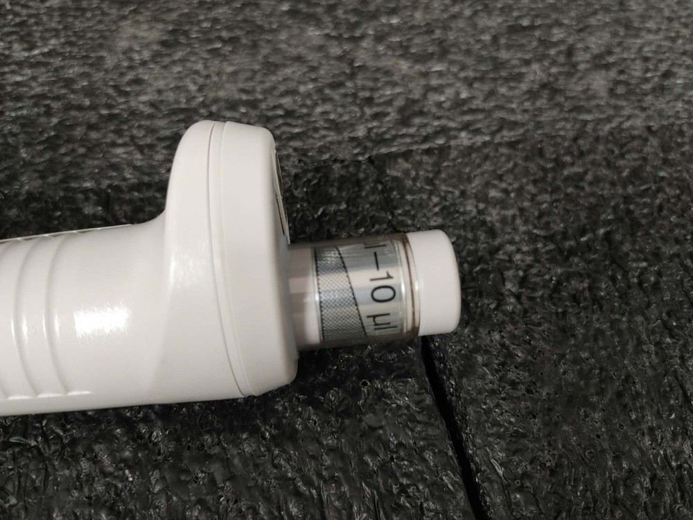 Eppendorf 0.5-10µL Reference Adjustable Volume Single Channel Pipette