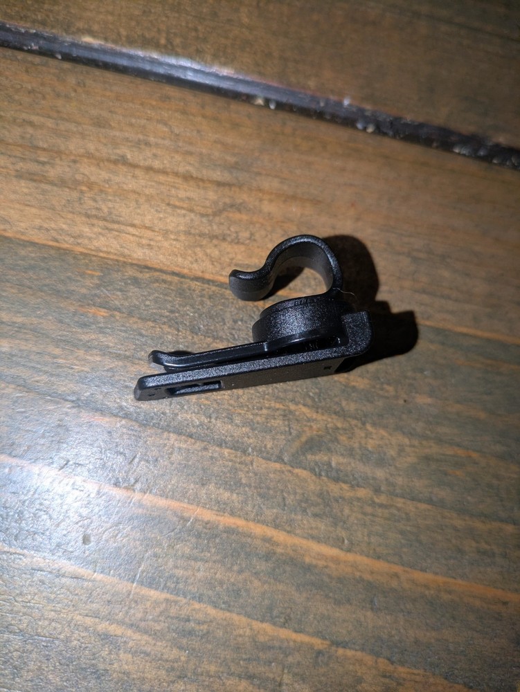 Source Tactical Universal Hydration Tube Magnetic Clip