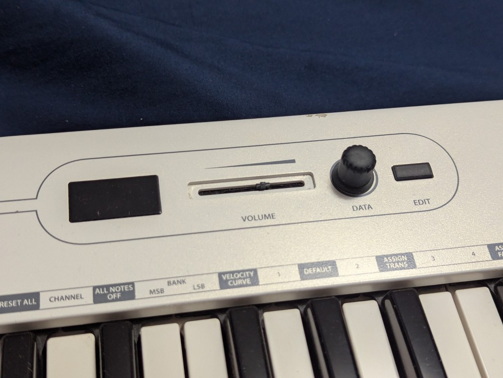 Samson Carbon 49 USB White MIDI Keyboard Software Controller