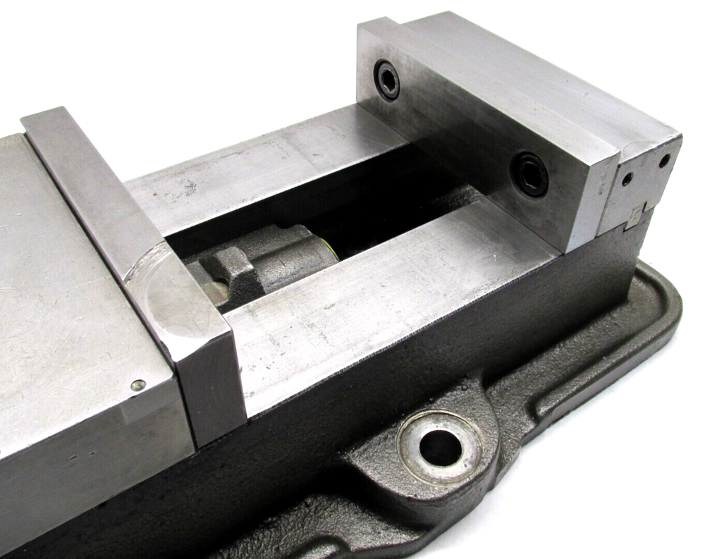 KURT ANGLOCK 6" MILLING MACHINE VISE w/ JAWS - #D60