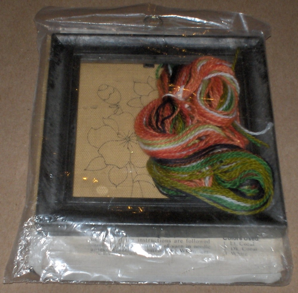 "Spring Flowers" Floral Stitchery Kit w/ Frame