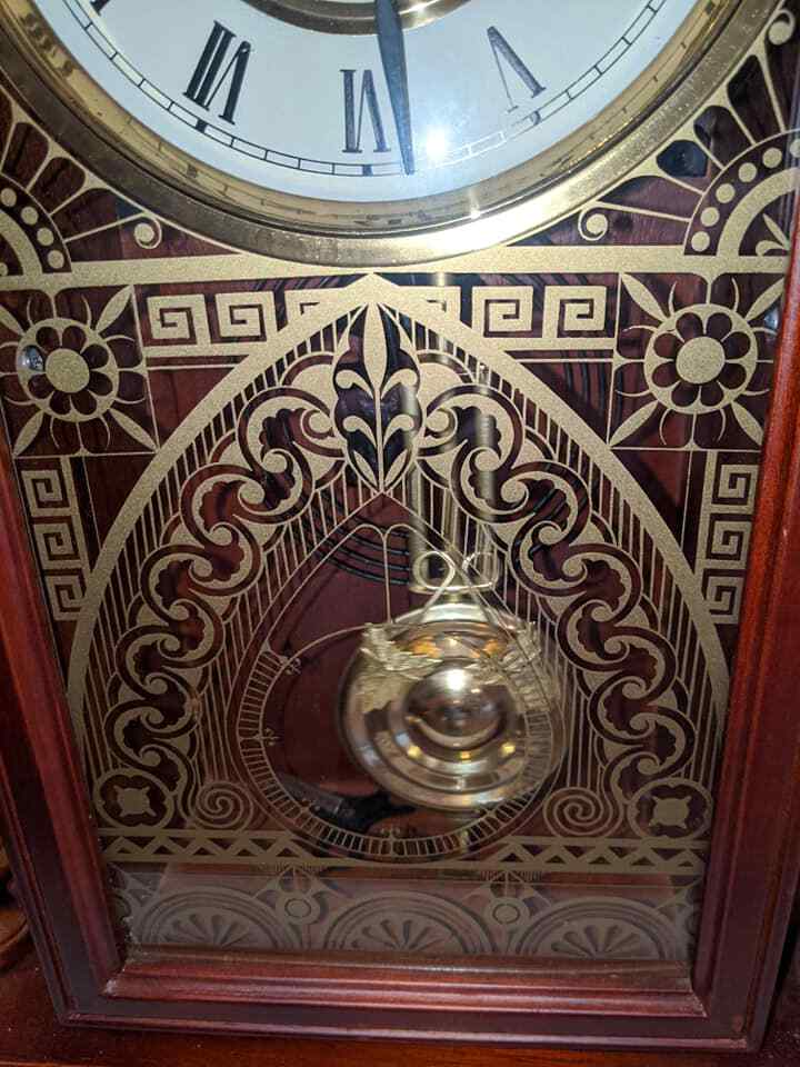 Shelf or Mantel clock
