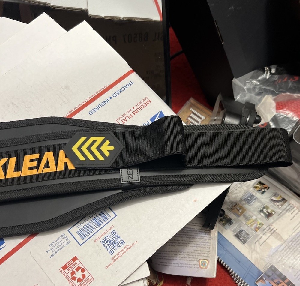MANUEKLEAR Weight Lifting Belt – Small Size Black