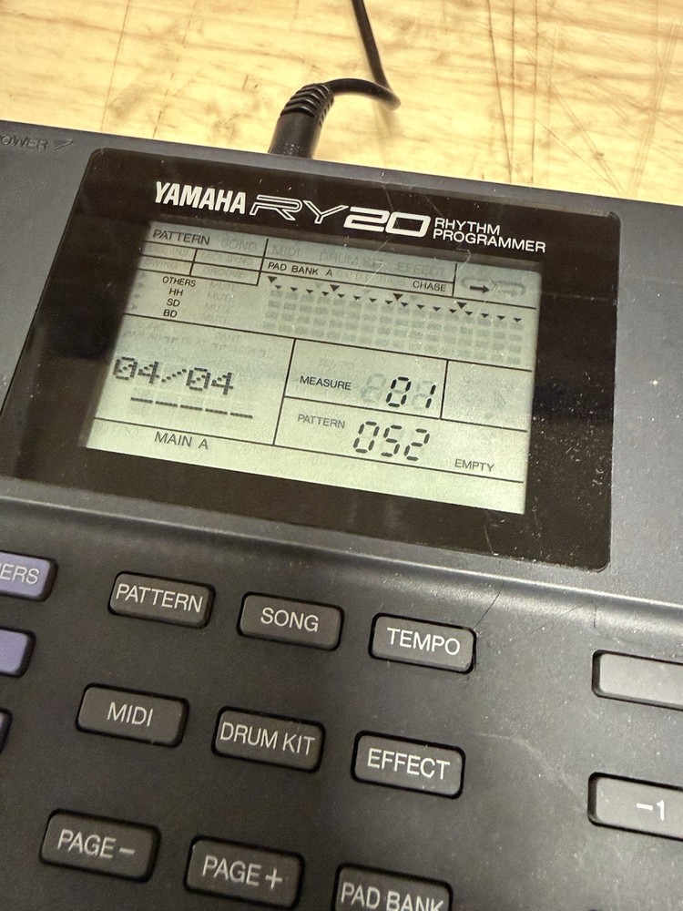 YAMAHA RY20 Rhythm Programmer Drum Machine