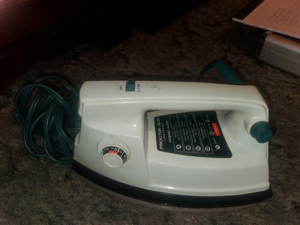 Vtg Proctor Silex Iron Light weight
