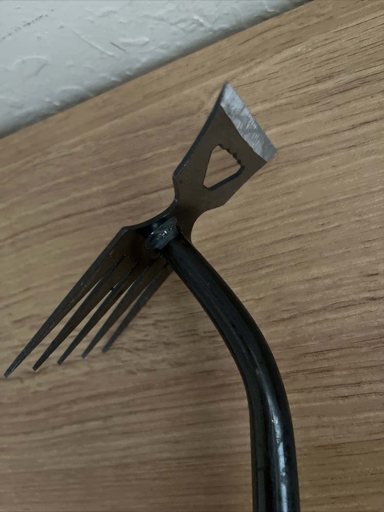 Weed Puller Tool Sharp Weeding Tool High Manganese Steel Grass Root Removal Tool