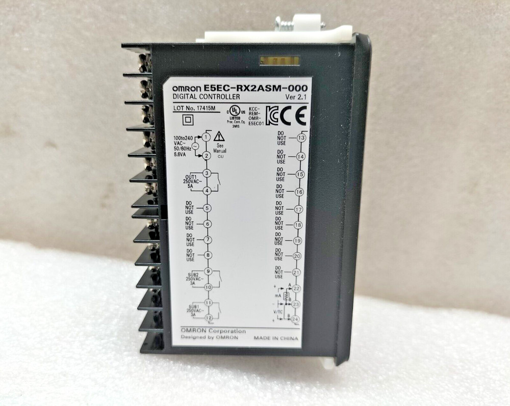 OMRON E5EC-RX2ASM-000 DIGITAL TEMPERATURE CONTROLLER